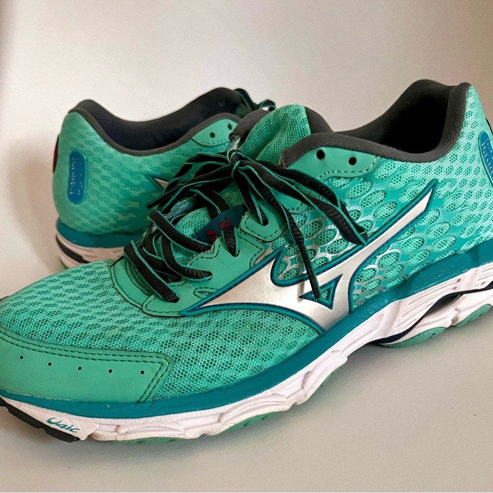 Mizuno Wave Inspire 11 Running Shoes Womens 8.5 D Wide Aqua Turquoise Sneakers